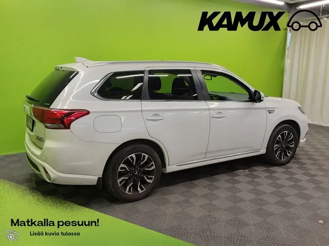 Mitsubishi Outlander Instyle Navi 4WD 5P / Vetokoukku / Navi Image 4