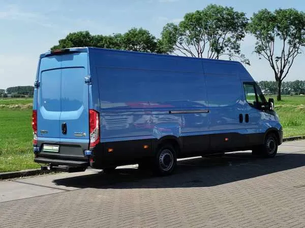 Iveco Daily 35S18 L3H2 AUT 3.0L Maxi Image 3